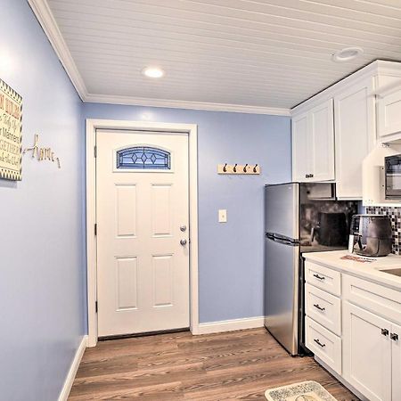 Updated Williamstown Apartment With Kitchen! Exterior photo