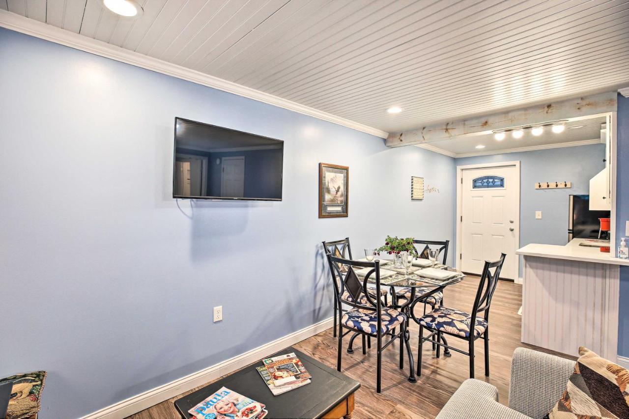 Updated Williamstown Apartment With Kitchen! Exterior photo