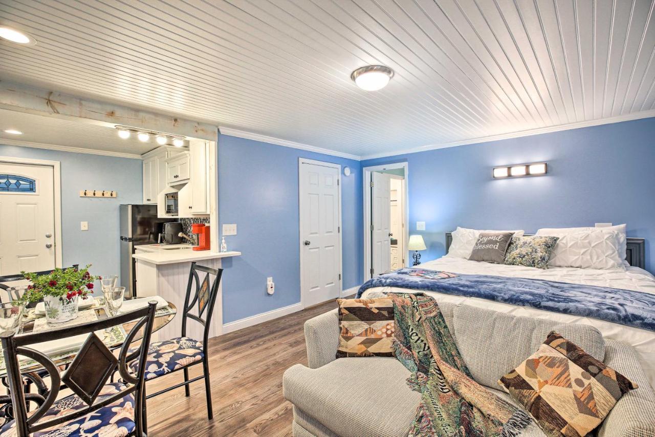 Updated Williamstown Apartment With Kitchen! Exterior photo