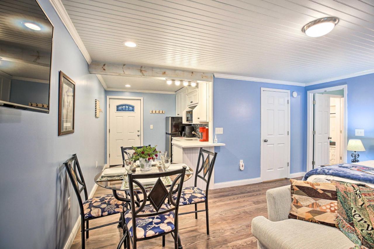 Updated Williamstown Apartment With Kitchen! Exterior photo