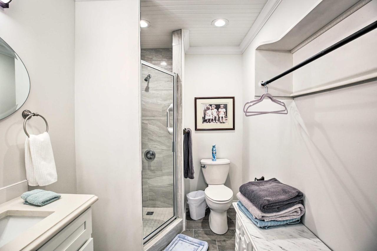 Updated Williamstown Apartment With Kitchen! Exterior photo