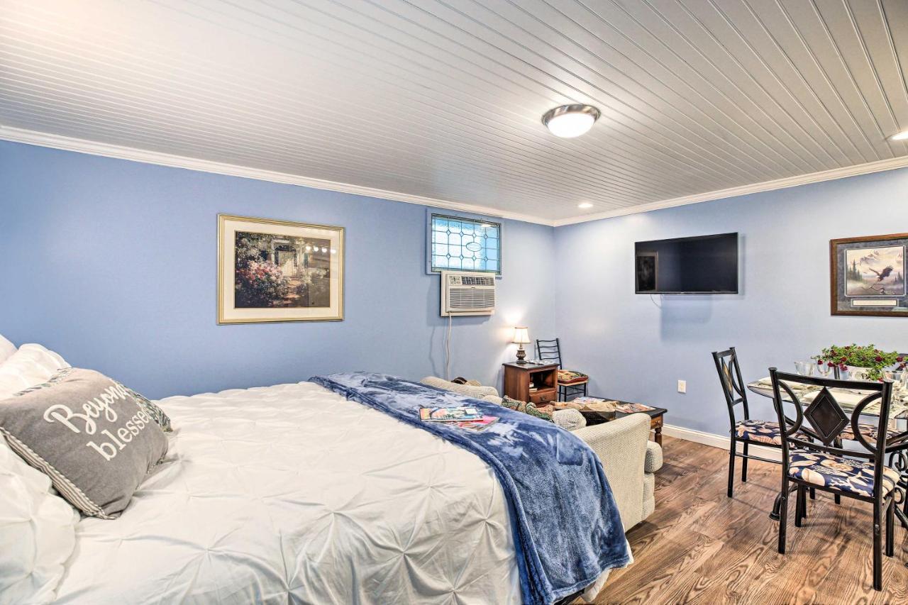 Updated Williamstown Apartment With Kitchen! Exterior photo